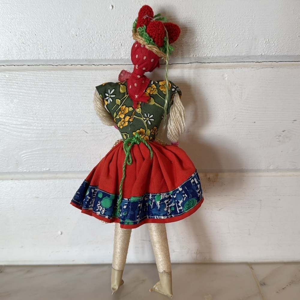 Vintage Hand Crafted Portuguese Santa Folk Art Colorful Yarn or String Dolls - Picture 5 of 9